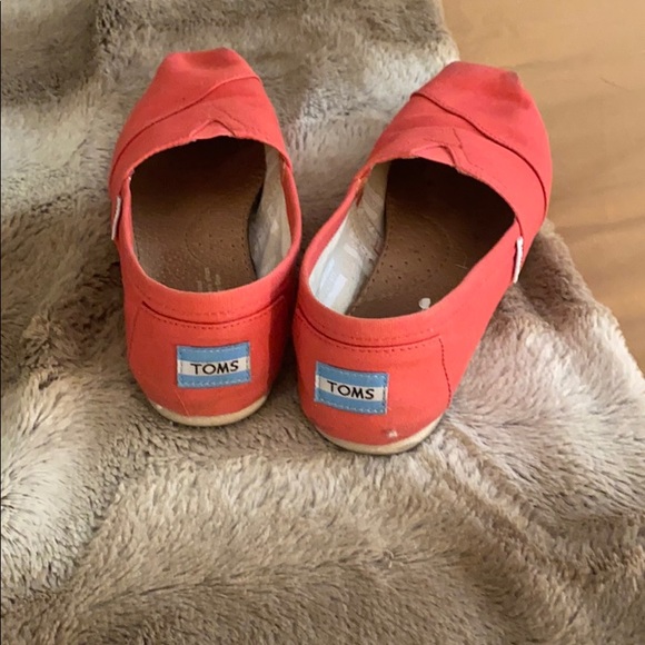 Adorable statement flats - Picture 3 of 4